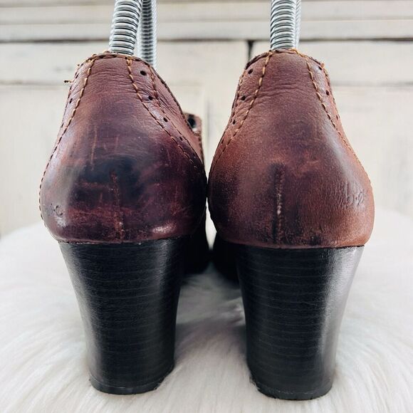 Boc Born Concept Brown Worn Distressed Leather Heeled Boots Booties Size 8.5 - Picture 5 of 11